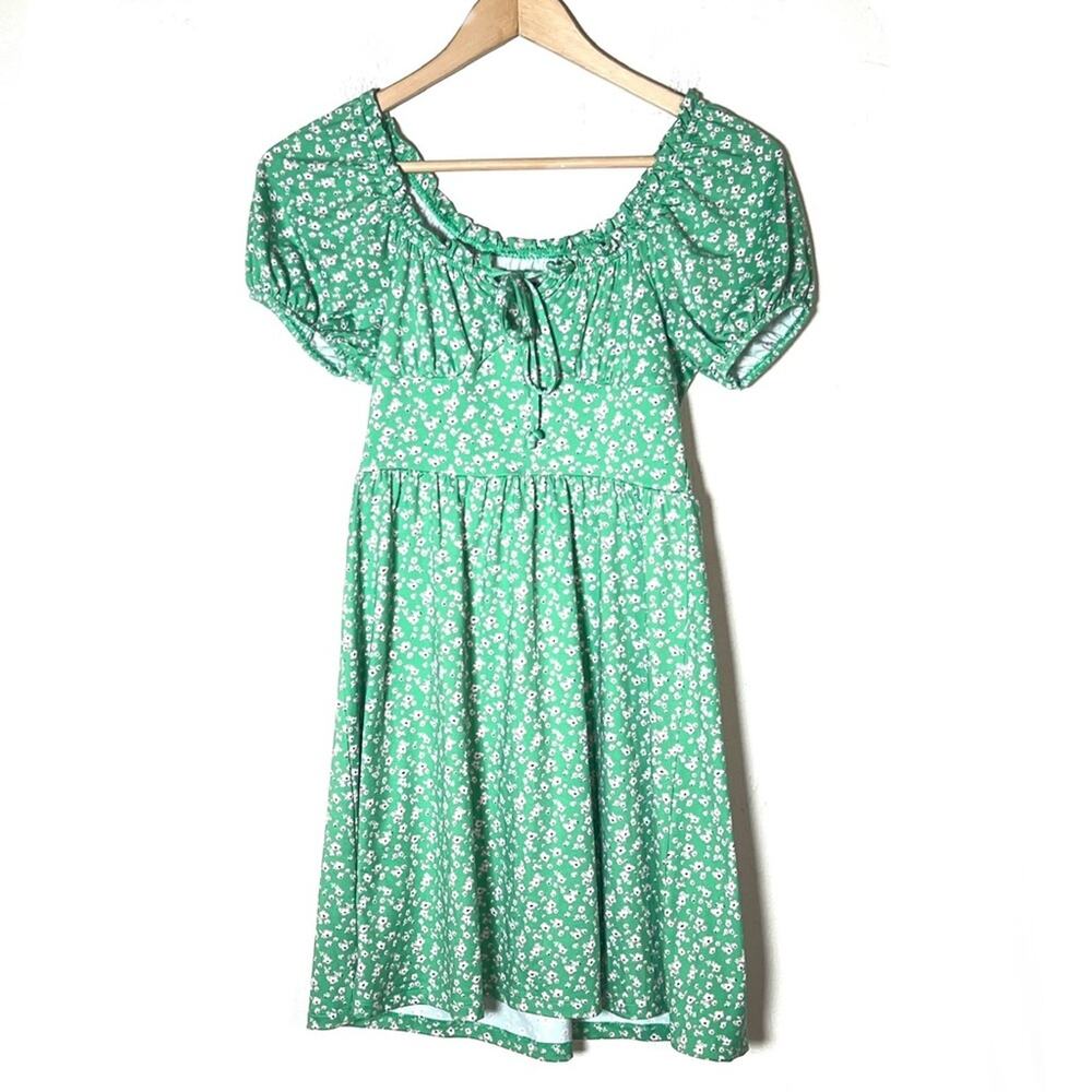 So green floral off shoulder dress size XS B187